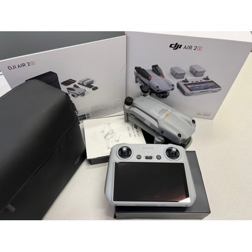 Квадрокоптер DJI AIR 2S Fly More Combo (пульт DJI RC с экраном) в Сочи